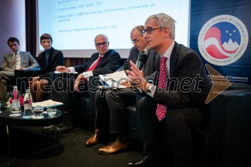 Dr. Frenk Smrekar, direktor Jafral d.o.o.; dr. Maja Makovec Brenčič, 
prodekanja za razvoj na Ekonomski fakulteti v Ljubljani; dr. Zev Gurion,
izvršni direktor Akron BioMedical Corridor; prof. dr. Marko Jaklič, 
Ekonomska fakulteta v Ljubljani; dr. Jernej Pikalo, minister za 
izobraževanje, znanost in šport