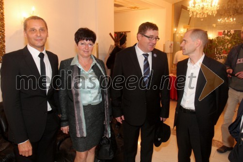 Danilo Rošker, direktor SNG Maribor; Irena Polak Fištravec; dr. Andrej Fištravec, župan MOM; dr. Uroš Grilc, minister za kulturo