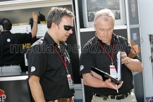 John Postlethwaite, direktor in lastnik podjetja Benfield sports international (lastnik licence za organiziranje in trženje speedway grand prix dirk) in Ole Olsen, direktor speedway grand prix dirk