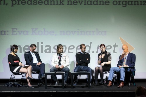 Eva Kobe, novinarka; dr. Andrej Kržan, višji znanstveni sodelavec Kemijskega inštituta; Uroš Macerl, predsednik nevladne organizacije Eko krog; Joan Marc Simon, direktor Zero Waste Europe; Ana Dejanović, študentka tolmačenja; Janko Kramžar, direktor Javnega podjetja Snaga