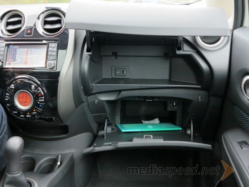 Nissan Note, notranjost