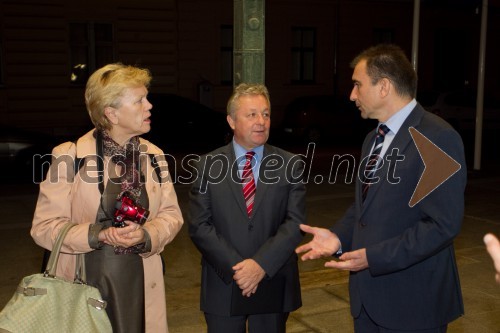 Stanka RItonja; Stanko Stepišnik, minister za gospodarski razvoj in tehnologijo; Janko Veber, predsednik DZ