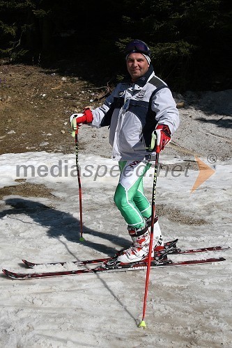 Niko Legat, skupina Veseli Begunjci