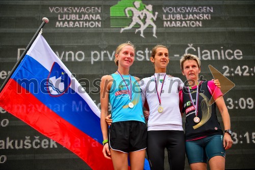 Mojca Kermavnar, 2. mesto DP na 42km; Žana Jereb, zmagovalka DP na 42km; Katja Rakušček, 3. mesto DP na 42km