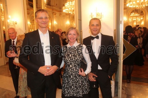 Igor Lukšič, predsednik SD; dr. Marta Macedoni Lukšič, pediatrinja; Danilo Rošker, direktor SNG Maribor