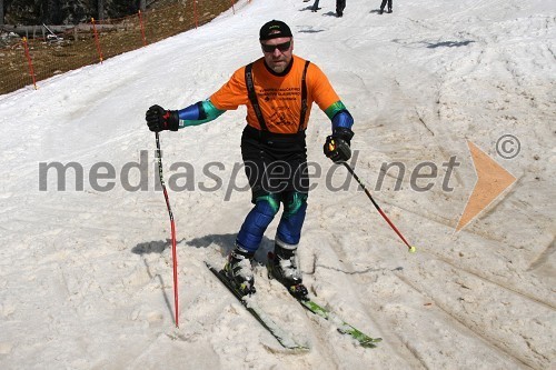 Milan Pečovnik Pidži, pevec