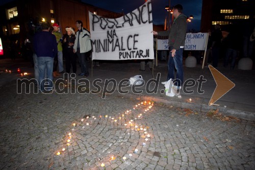 Protesti proti Vladi