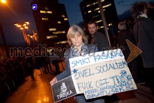 Protesti proti Vladi