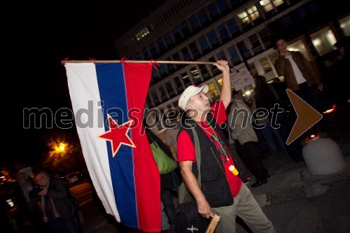 Protesti proti Vladi