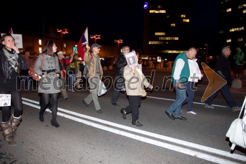 Protesti proti Vladi