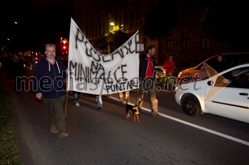 Protesti proti Vladi