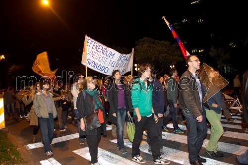 Protesti proti Vladi