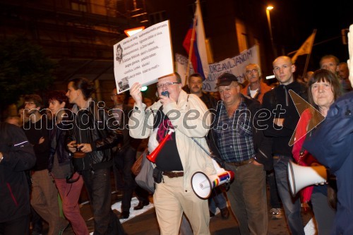 Protesti proti Vladi