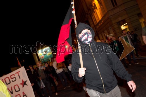 Protesti proti Vladi