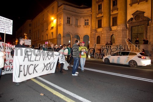 Protesti proti Vladi