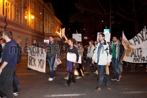 Protesti proti Vladi