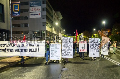 Protestanti so zaprli cesto na Titovem mostu