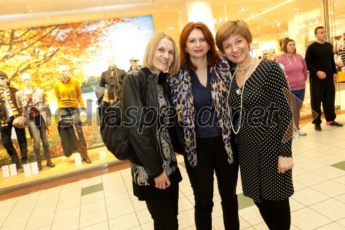 Nataša
Žnuderl, asistentka za marketing in office Europark; Simona Mandl, center manager Europark; Petra Romih, vodja marketinga v Europarku