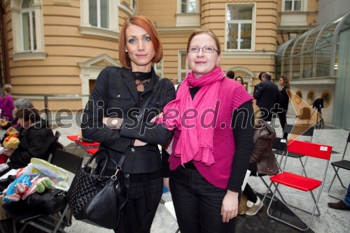 Ana Sešek, namestnica direktorice sektorja za trženje Pošta Slovenije;  Petra Slanič, organizatorka dela z novimi mediji pri Unicef Slovenija