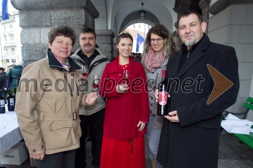 Fanika Simeonov; Slavko Simeonov; Andreja Simeonov, cvičkova princesa; Maša Berkovič, Srečko Ocvirk, župan občine Sevnica