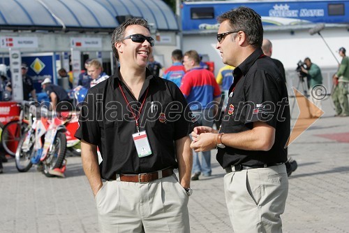 John Postlethwaite, direktor in lastnik podjetja BSI - Benfield sports international (lastnik licence za organiziranje in trženje speedway grand prix dirk) in Paul Belamy, BSI