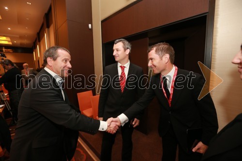 Dr. Igor Šoltes, nekdanji predsednik Računskega sodišča RS; Samo Omerzel, minister za infrastrukturo in prostor; Tomaž Orešič, voditelj konference Energija13