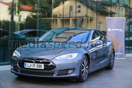 Električni avtomobil Tesla S