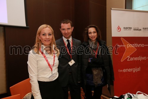 Alenka Žumbar, odgovorna urednica in direktorica Energetika.net; Tomaž 
Orešič, voditelj konference Energija13; Uršula Krisper, Elektro 
Ljubljana d.d.