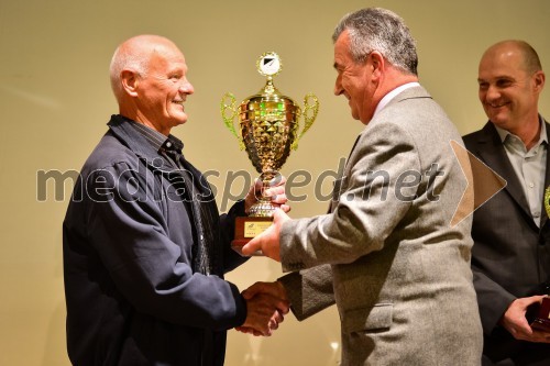 ...; Janez Tomažič, predsednik speedway sekcije pri AMTK Ljubljana in predsednik Komisije za speedway pri AMZS