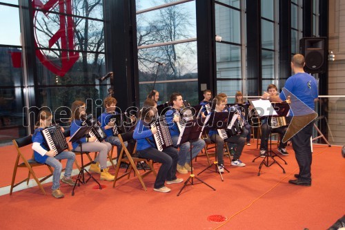 Harmonikarski orkester glasbene šole Škofja Loka