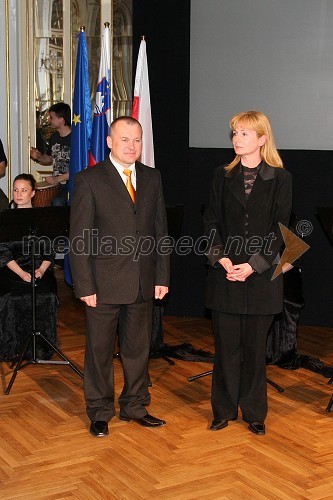 Franc Kangler, mariborski župan in Janja Vidmar, pisateljica in dobitnica Glazerjeve listine na področju kulture
