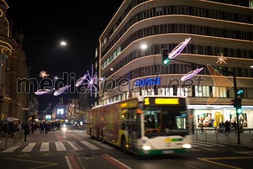 Praznično okrašena Ljubljana 