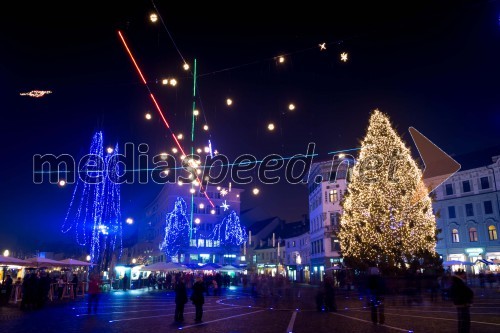 Praznično okrašena Ljubljana 