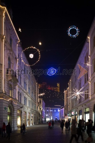 Praznično okrašena Ljubljana 