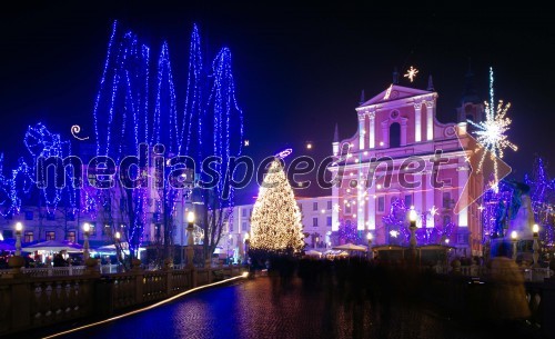 Praznično okrašena Ljubljana 