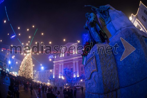 Praznično okrašena Ljubljana 