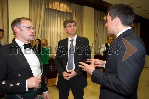 Kevin Morrison; Martin Logar, direktor družbe Summit avto; Gregor Jamnik, direktor hotela Slon