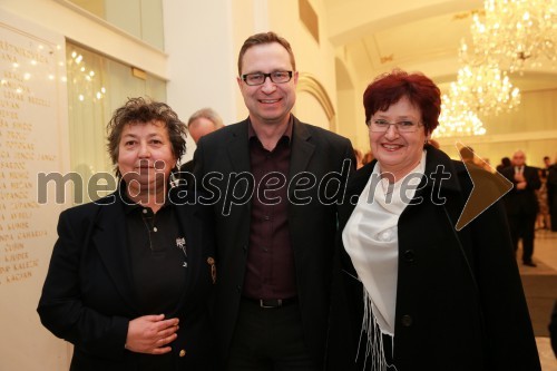 Dragica Petrovič, režiserka, producentka; Marko Fili, generalni direktor RTV Slovenija; dr. Polona Pivec, odgovorna urednica TV Maribor