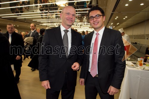 Gregor Benčina, predsednik upravnega odbora družbe Jelovica; Lothar Schupet, generalni direktor BMW Group Slovenija