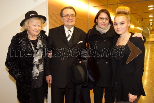 Valentina Černe; Jakob Černe; Ana Černe; Eva Černe, pevka