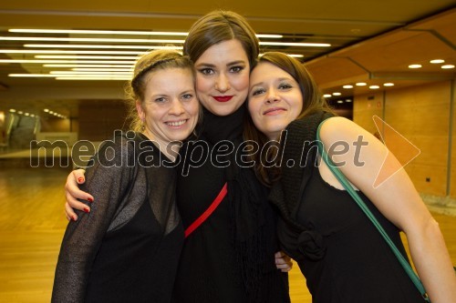 Staša Bračič, dramaturginja; Ana Lazovski, maskerka; Yulia Roschina, režiserka