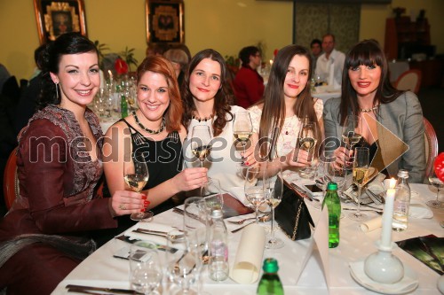 Neža Pavlič, vinska kraljica Slovenije 2013; Martina Brec, Vinska kraljica Slovenije 2000; ...; ...; Lidija Mavretič, prva Vinska kraljica Slovenije 1996