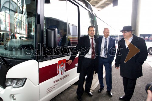 Bernard Majhenič, direktor Marprom; Harald Woitke, generalni direktor Scania Slovenija; dr. Andrej Fištravec, župan MOM