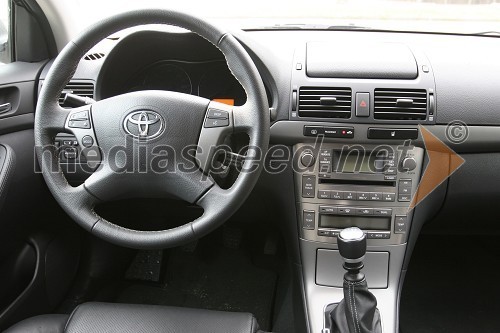 Toyota Avensis 2.2