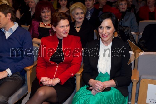 Alenka Bratušek, predsednica Vlade; Melita Berzelak, urednica revije Jana