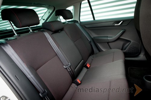 Škoda Rapid Spaceback 1.2 TSI (77 kW) Elegance, zadnja klop je prostorna