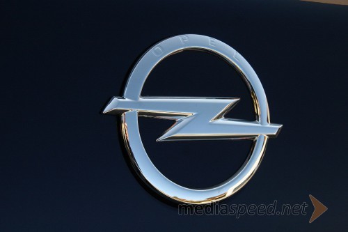 logotip Opel