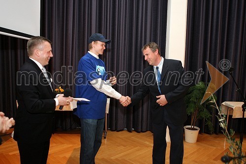 Ralf Masermann, direktor prodaje za Avstrijo in Slovenijo pri Finnair-u, Teemu Rannikko, košarkar Olimpije in Igor Domevščik, Aerodrom Ljubljana (dobitnik 1. nagrade)