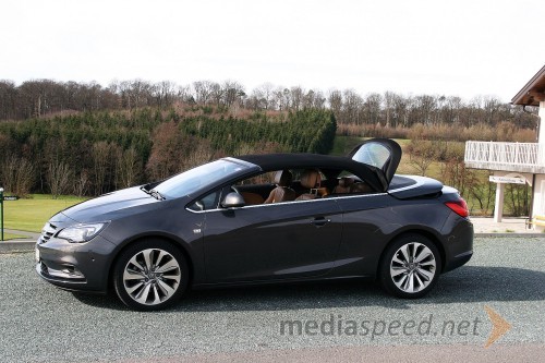 Opel Cascada 1.6 SIDI Cosmo, postopek zapiranja strehe