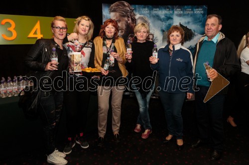 Zadovoljni obiskovalci premiere filma Noe v Cineplexxu Celje